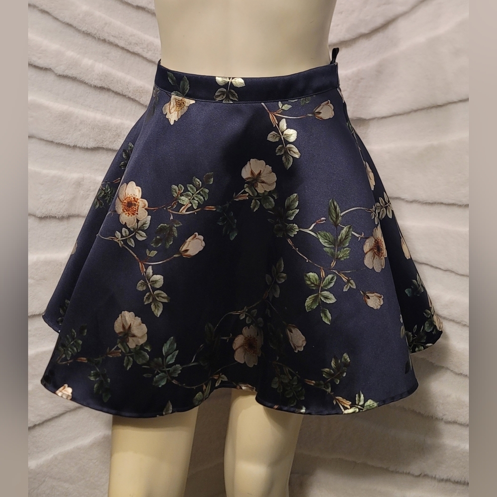 Windsor Dark Floral Short Puff Tulle Lined Satin Skirt Zipper Women's Size 3/4